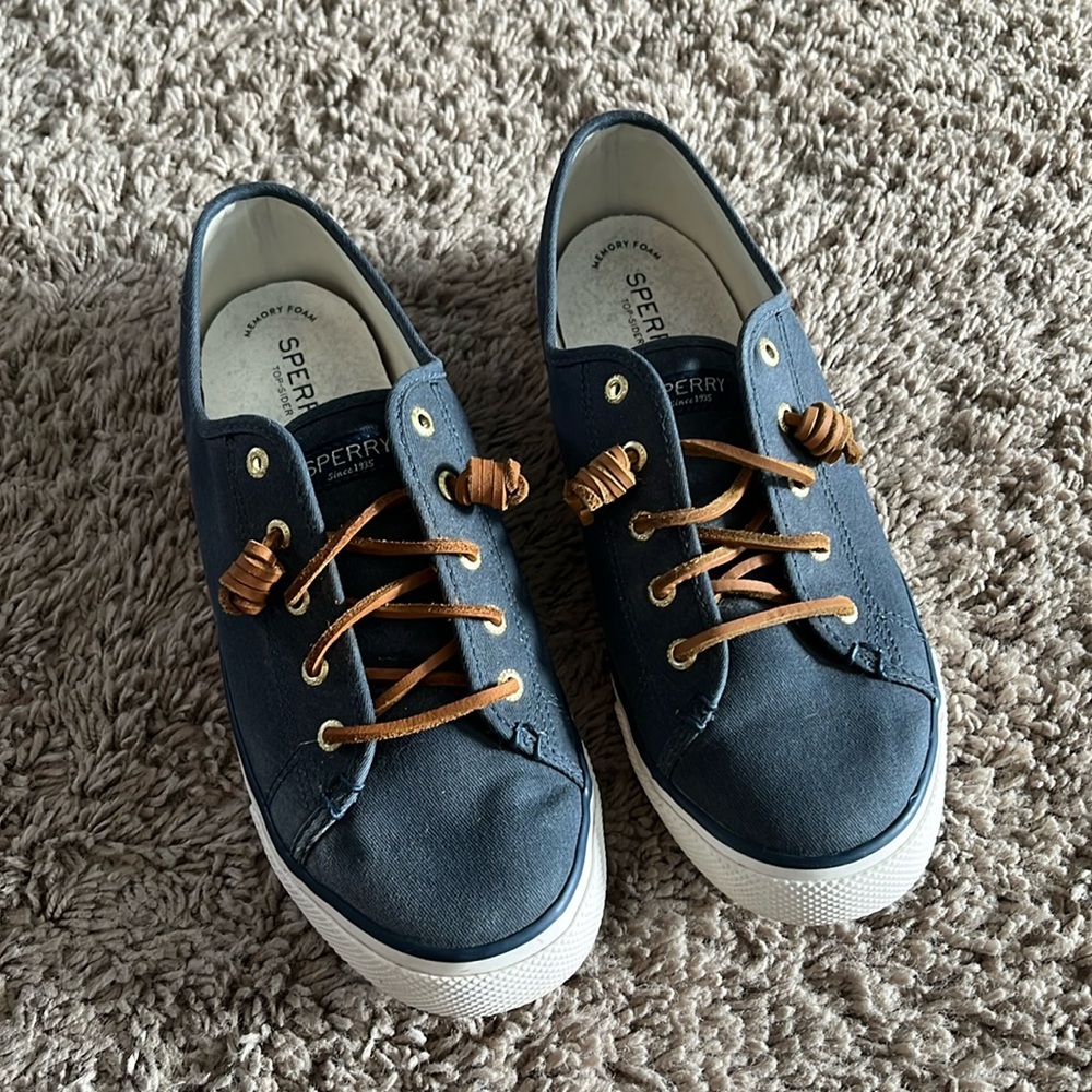 Sperry Top Sider Crest Vibe Sneaker Women’s Size 10 Navy Blue Memory Foam